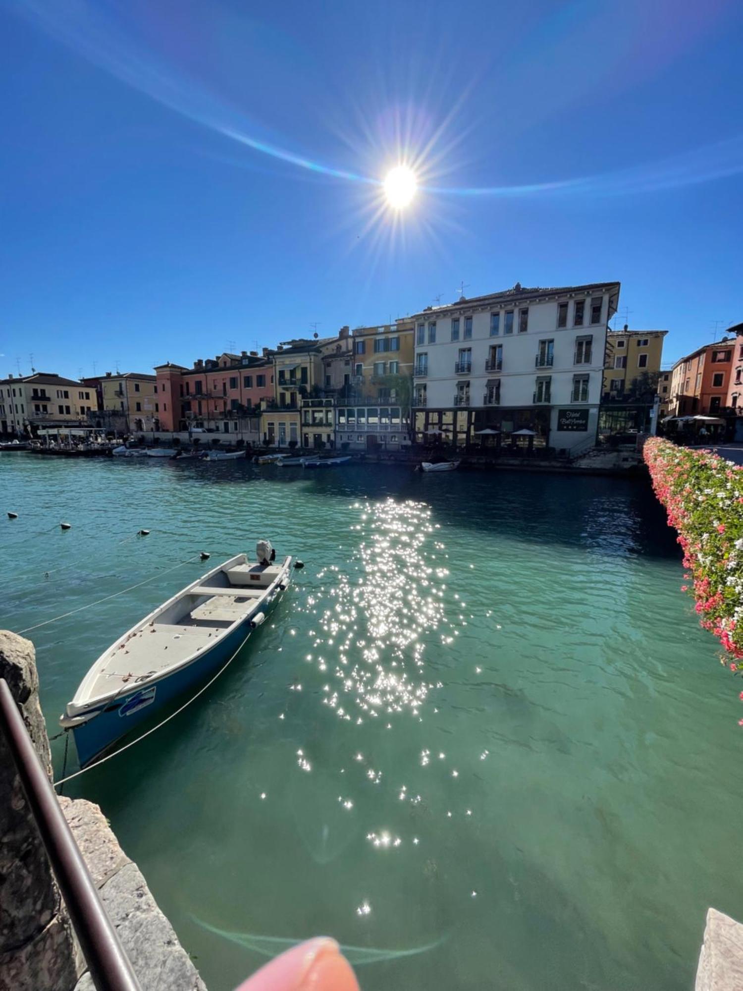 Time To Relax - La Terrazza Sul Lago Peschiera del Garda Buitenkant foto